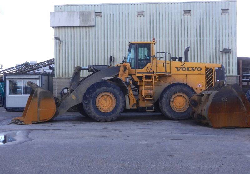 Volvo L 350 F (2).jpg