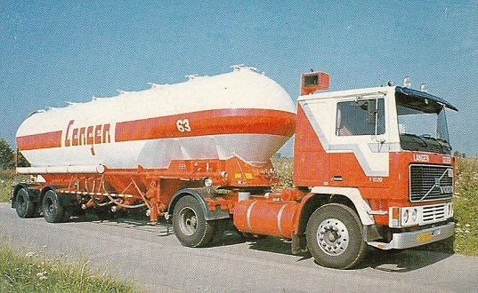 bulk nr 63 Volvo F1020 uit archief Wil Kock. .jpg