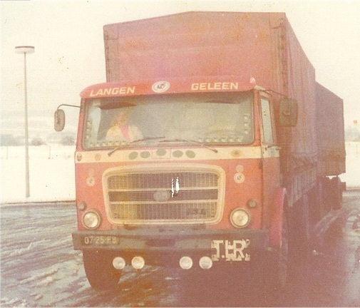 0  de eerste vrachtwagen ...een  O.M.jpg