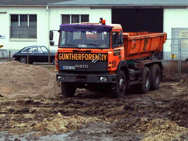 Iveco-T-orange-MN-250204-1.jpg