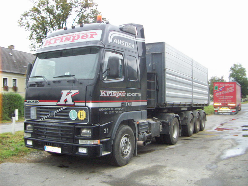 Volvo F12 Maissattelzug Krisper.jpg