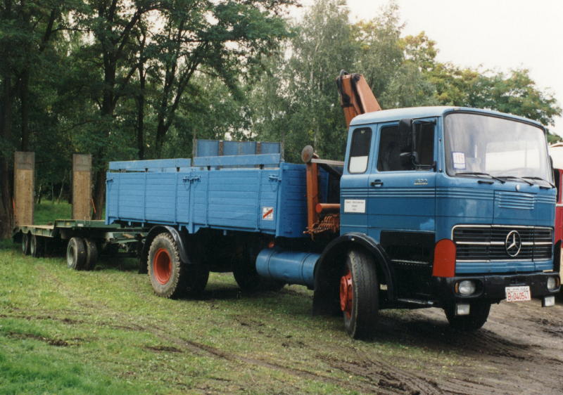 MB LP 1620  Pritsche BlauBild001 (2) (2).jpg