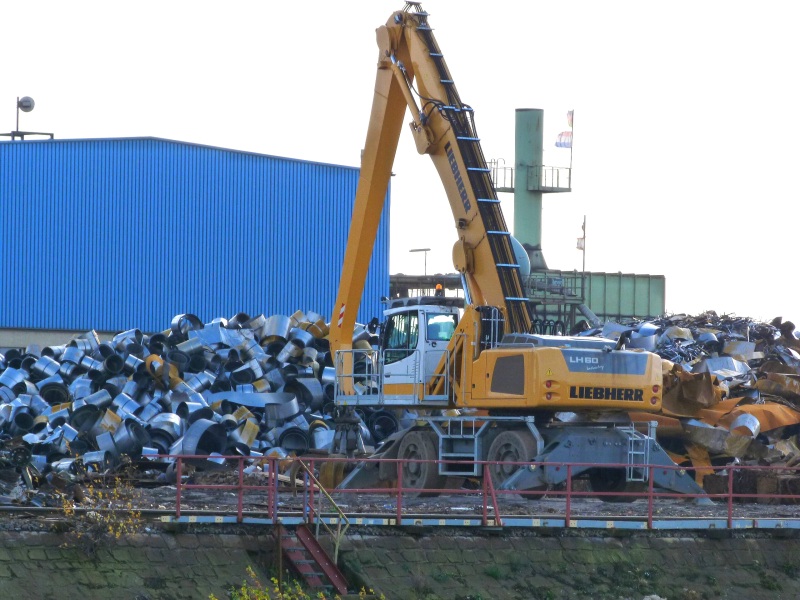 Liebherr LH 60 (1).jpg