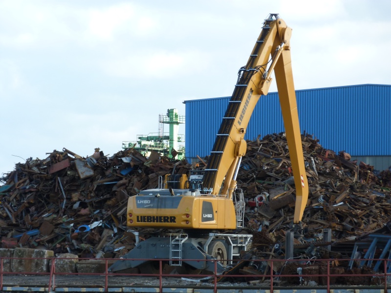 Liebherr LH 60 (2).jpg