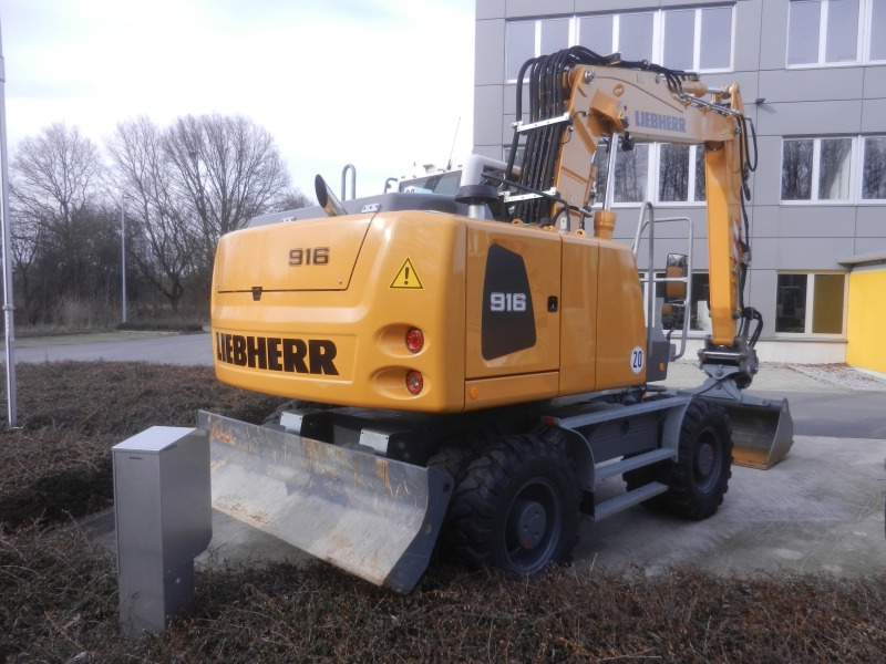 Liebherr A 916 (1).jpg