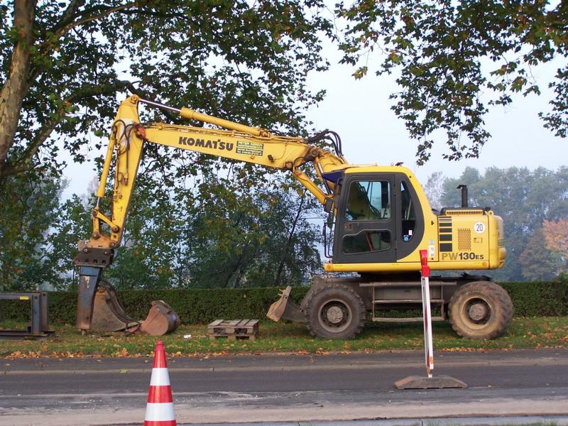 Komatsu PW 130 ES.jpg