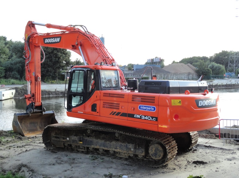 Doosan DX 340-3 (1).jpg