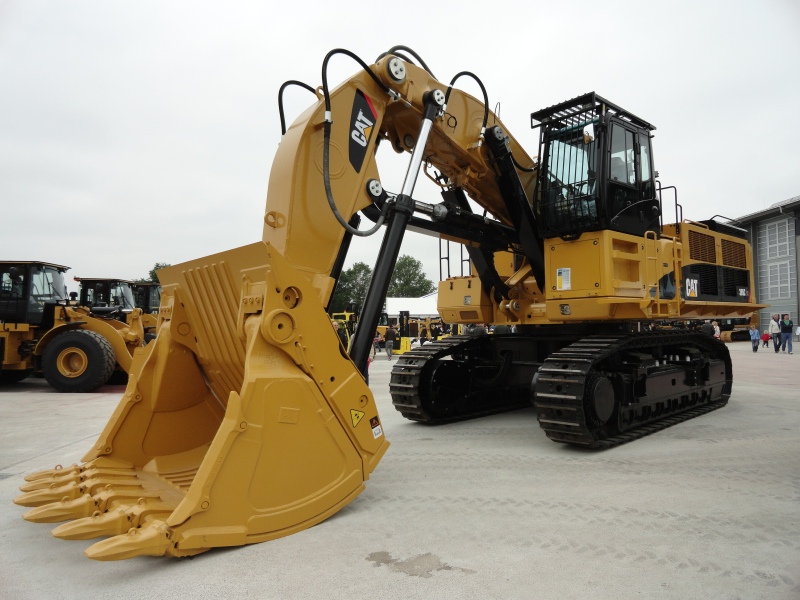 Cat 385 C FS (1).jpg