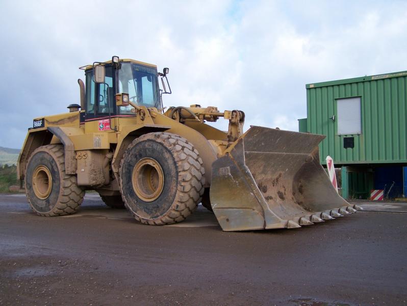 Caterpillar 966F.jpg