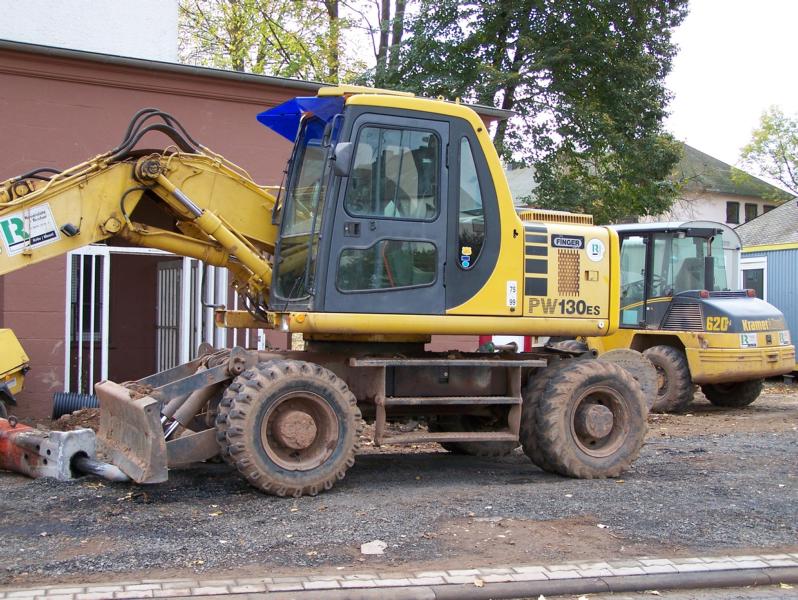 Komatsu PW 130 ES-002.jpg