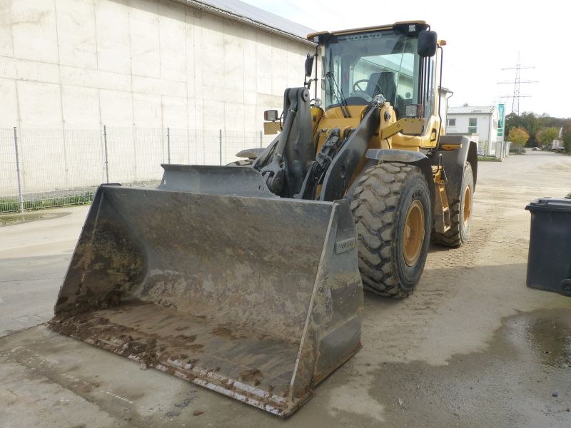 Volvo L 90 G 1.jpg
