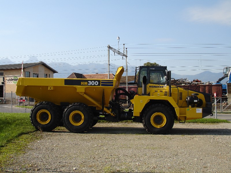 Komatsu HM 300 (1).jpg