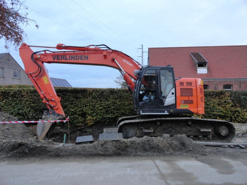 Verlinden ZX 225-5 US (2).jpg