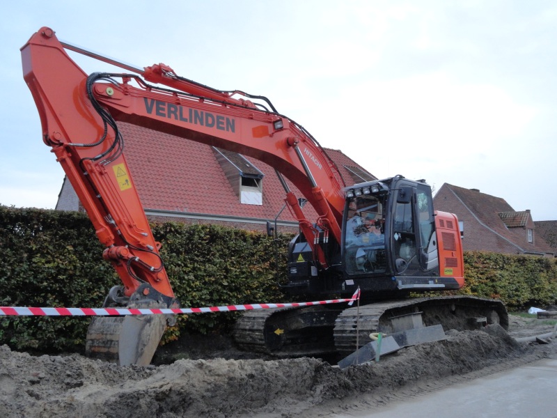 Verlinden ZX 225-5 US (3).jpg