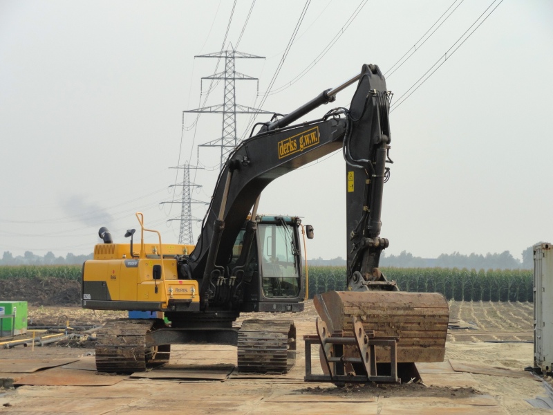 Kuiken Rental Derks EC 250 D (1).jpg