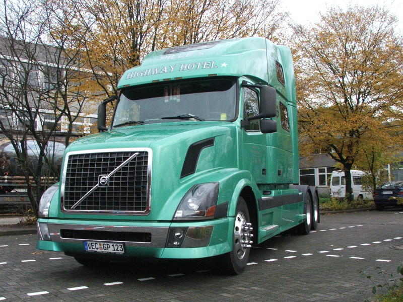 VOLVO VN 003 (2).jpg