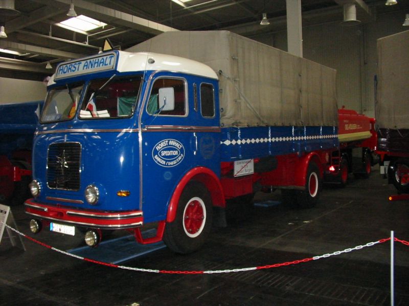  Henschel-HS165T-BJ1956-Anhalt-260906-kr0
1.jpg