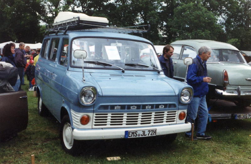 Ford Transit grau (2).jpg