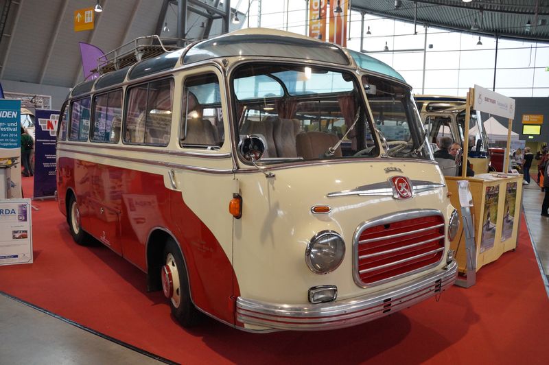  K&auml;ssbohrer-Setra-S6-BJ1962-rot-weiss_201
40315_002.jpg