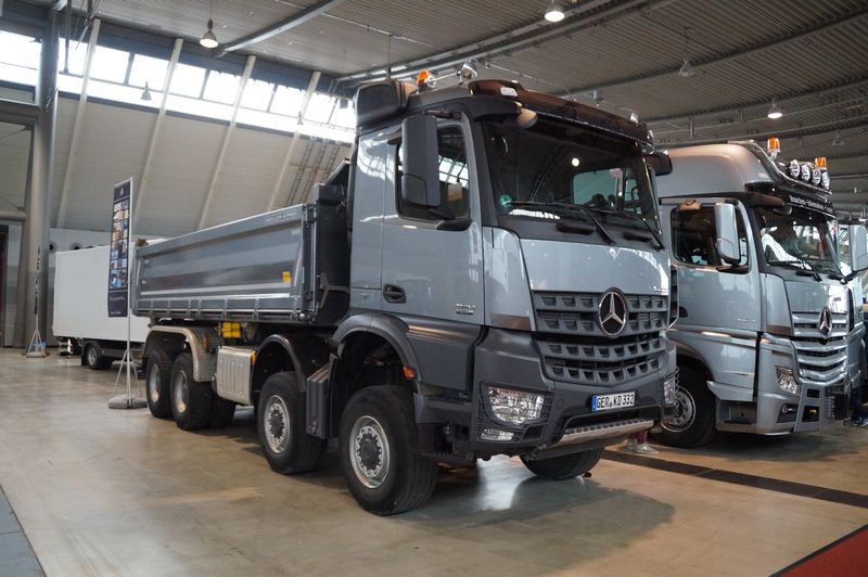 MB-Arocs-4146-Vorf&uuml;hrer_20140315_001.jpg