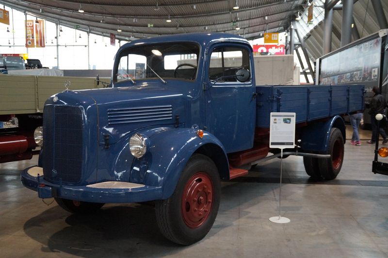  MB-L311-BJ1958-Pritsche-blau_20140315_00
1.jpg