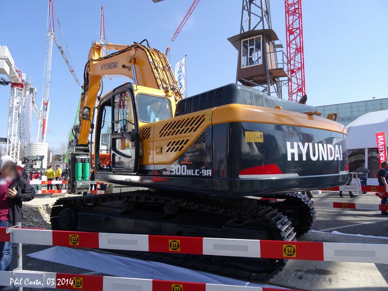 Hyundai_300-2.jpg