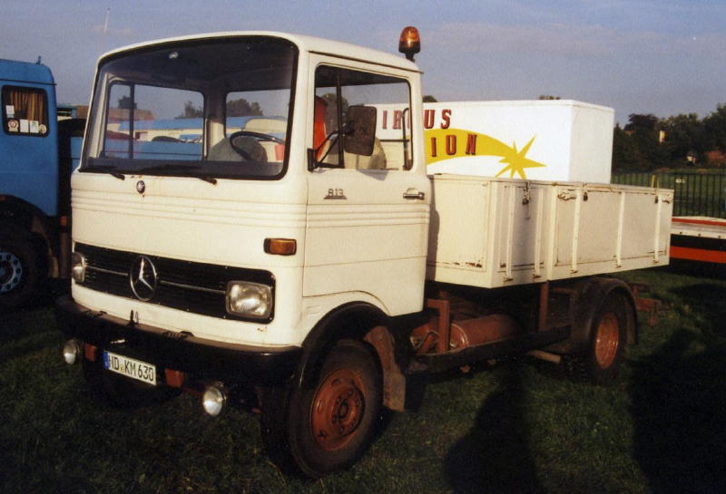 MB 813 Zirkus Fahrerseite (2).jpg