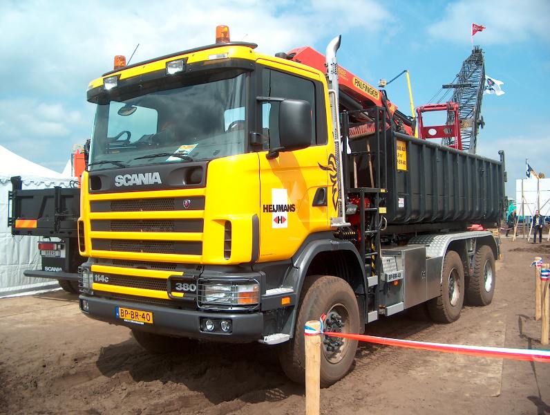 Scania R 114 CB 6x6x4 380 Heijmans.jpg