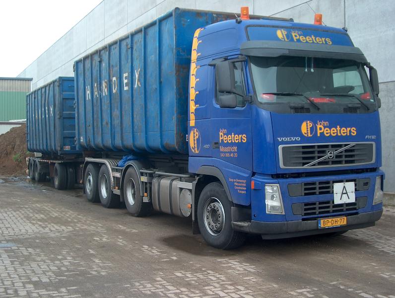 Volvo FH 12-420 8x2 John Peeters Maastricht.jpg